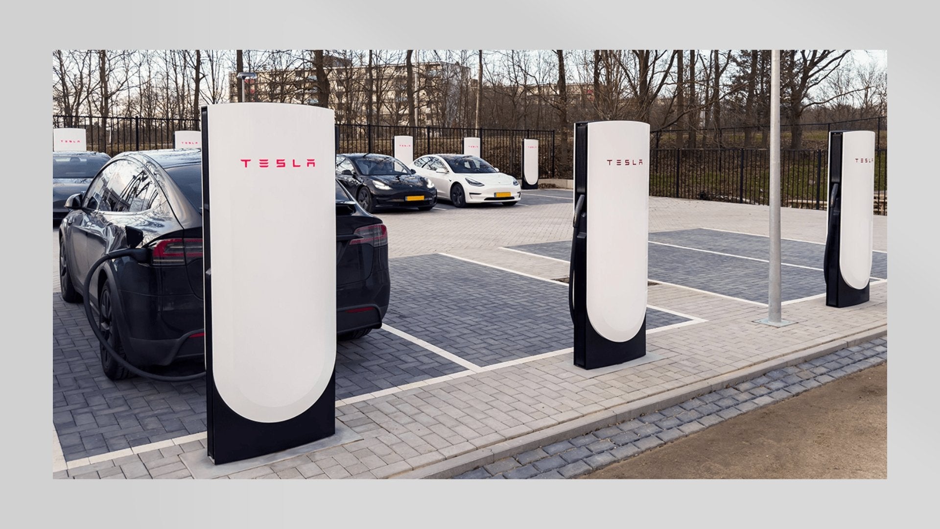 Tesla Ladestationen mit neuer Funktion: Kartenzahlung möglich