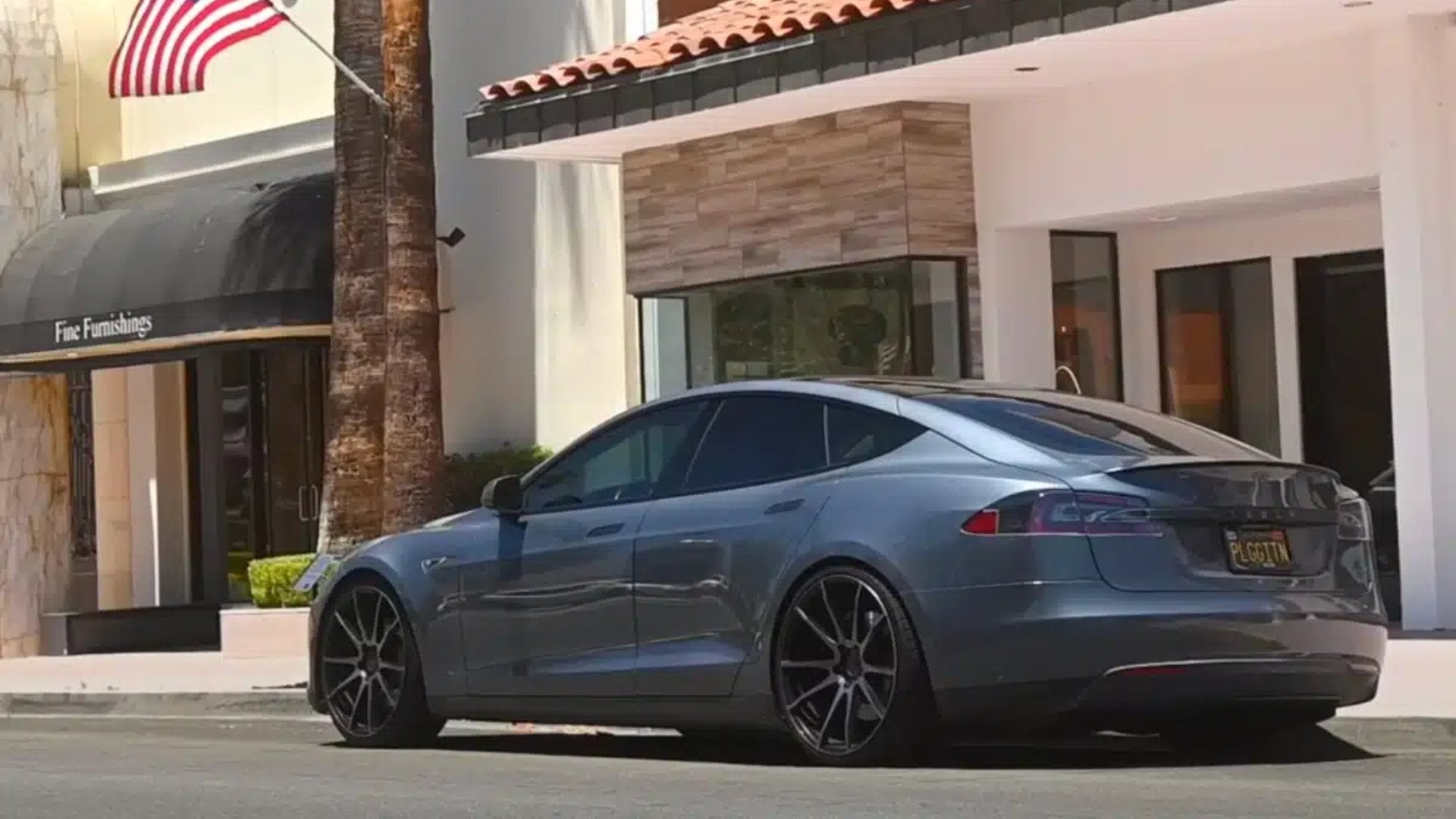 10 years old Tesla Model S impresses on the road – Shop4Tesla