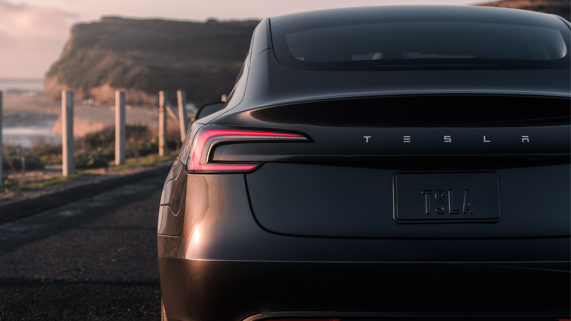 Tesla Model 3: Stoßfänger-Kamera und Blinkerhebel kehren zurück