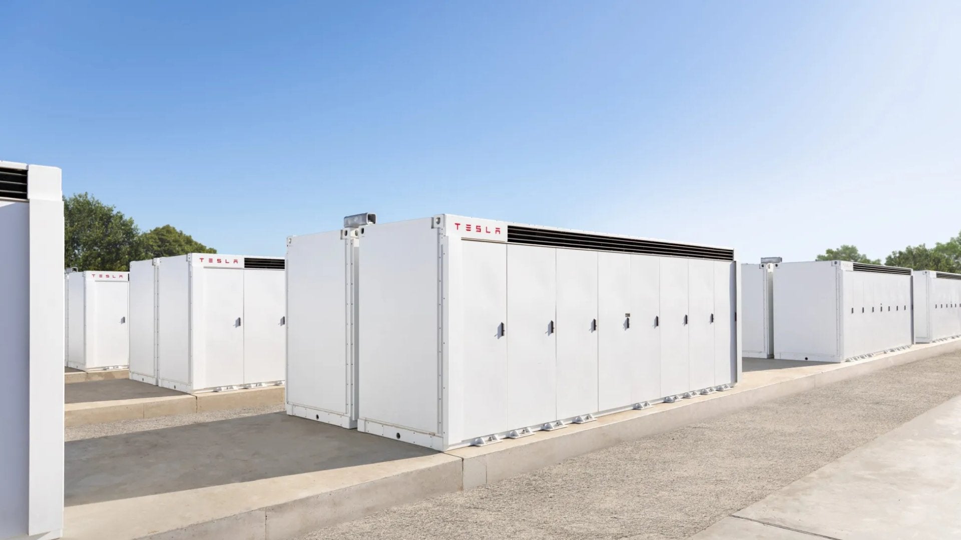 Tesla Megapack project in Arizona: 200 MW of battery storage
