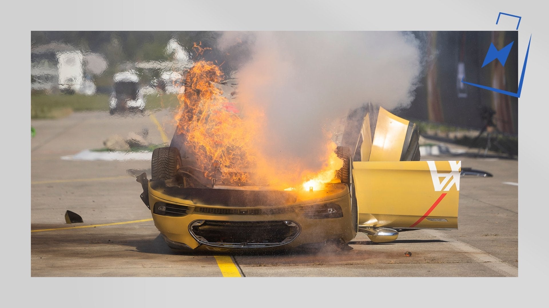 Tesla Model S überschlägt sich und brennt! Das Video einer Versicherung verwirrt. - Shop4Tesla