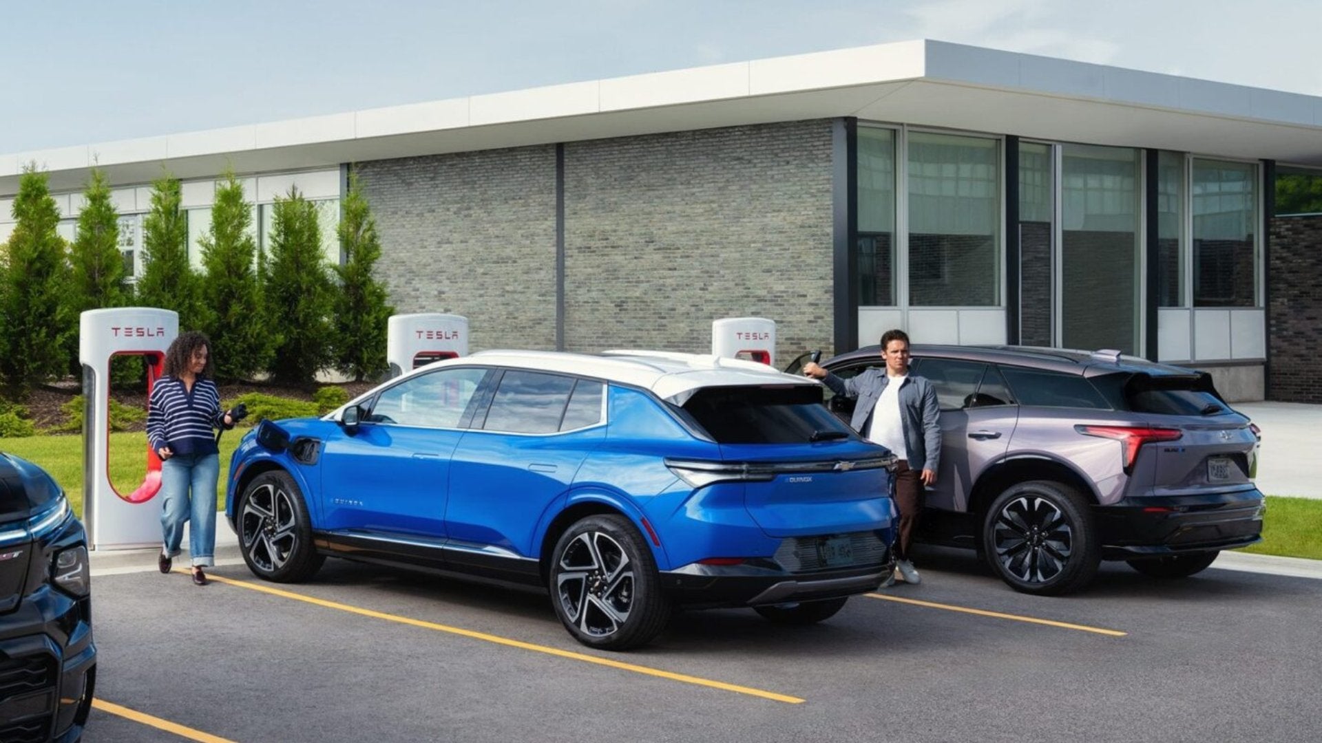 Tesla öffnet Supercharger-Netzwerk für GM-EVs: Adapter erforderlich ...