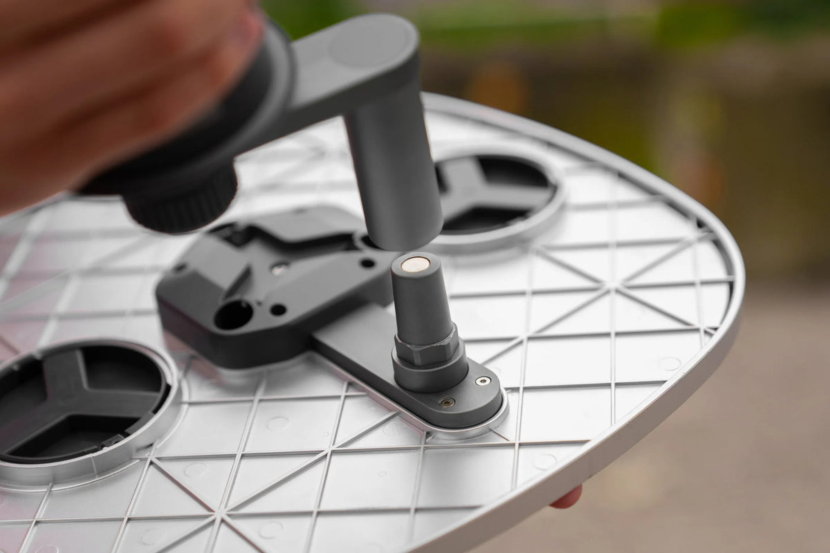 MebaHeart Car Table – stolek do držáku na nápoje pro Tesla Model 3/Y