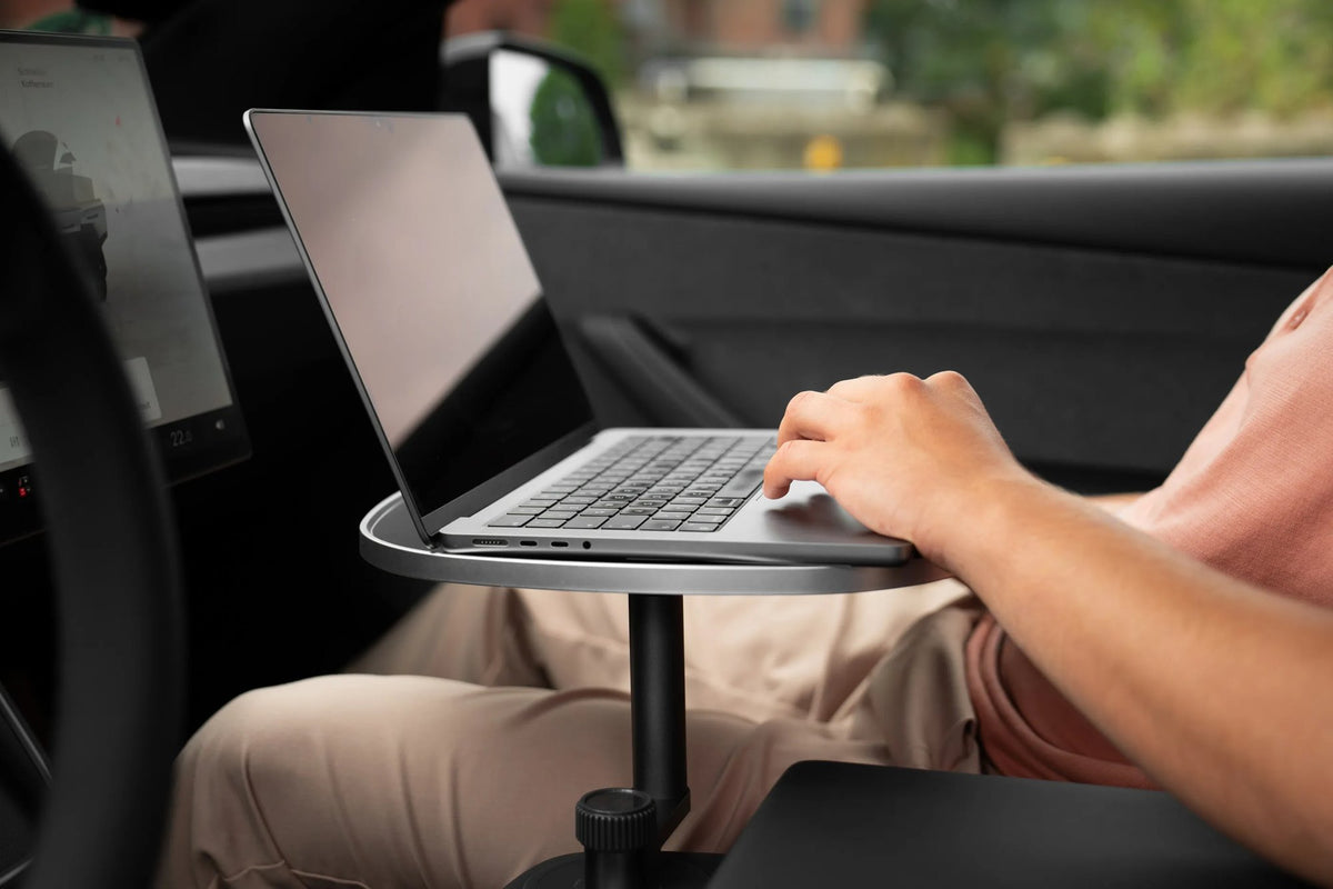MebaHeart Car Table – stolek do držáku na nápoje pro Tesla Model 3/Y