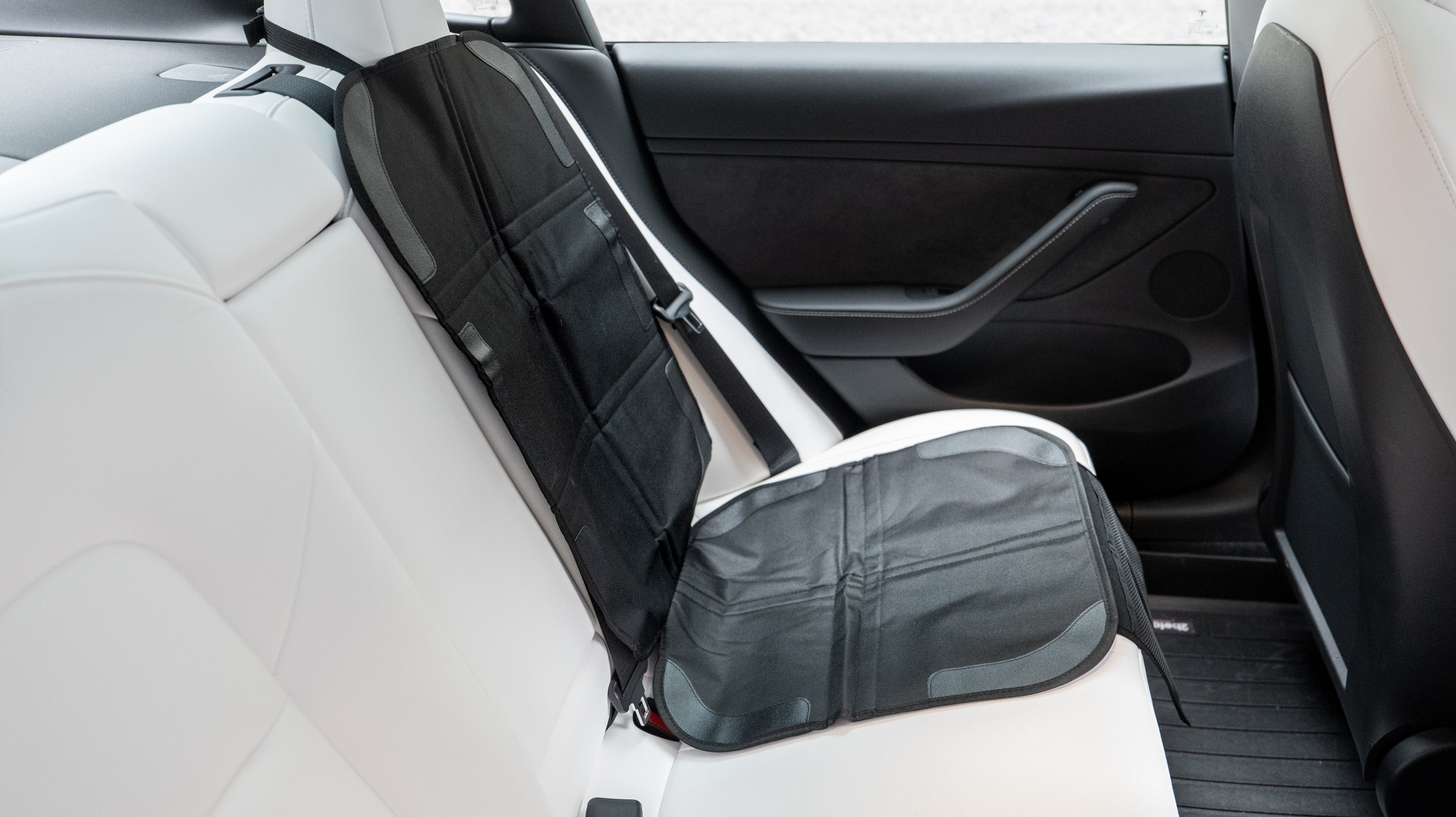 Kindersitzunterlage für das Tesla Model 3/Y - Shop4Tesla