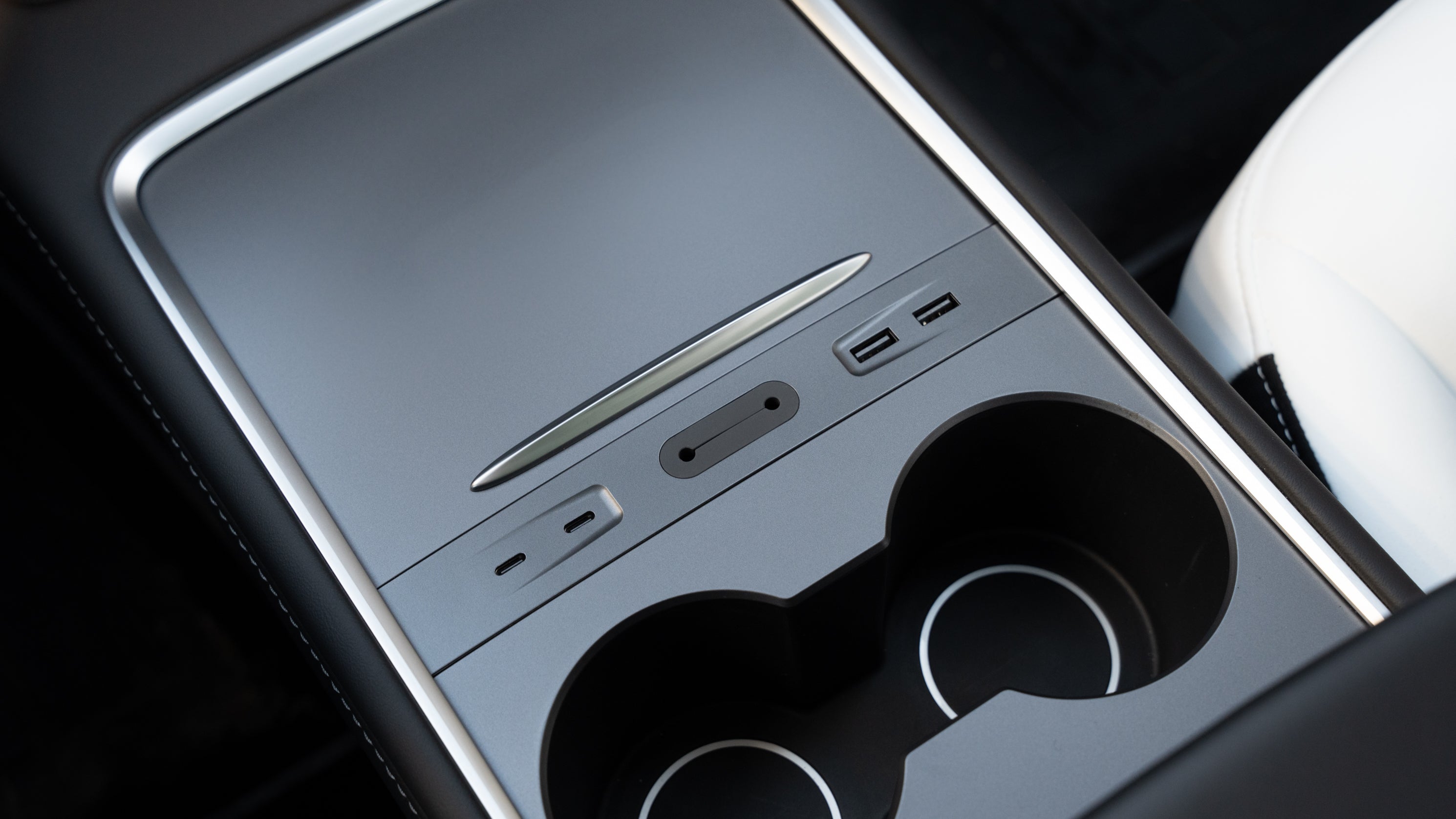 Tesla Usb Ico USB-Hub für die Mittelkonsole des Tesla Model 3/Y – Shop4Tesla