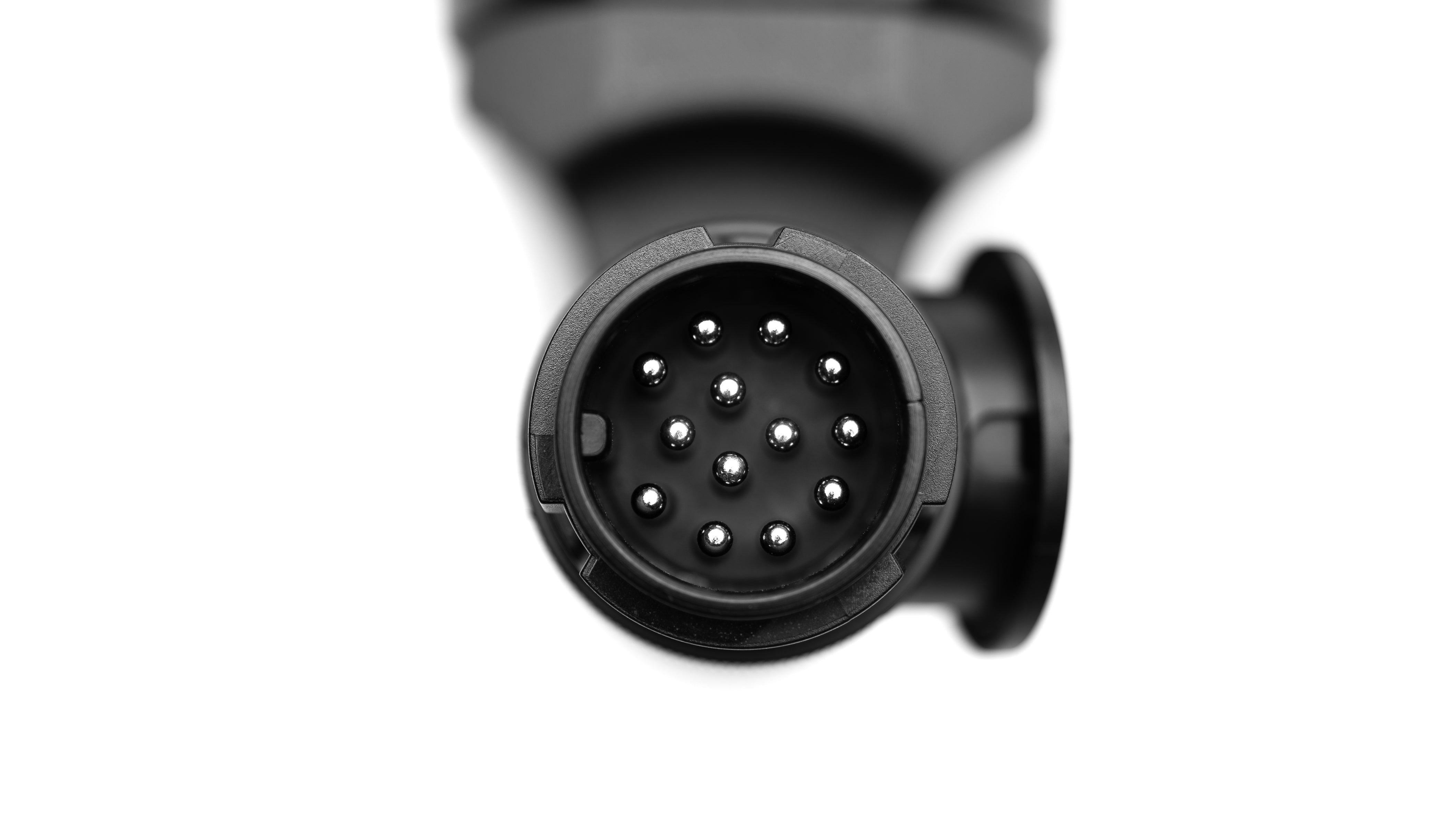 Adaptateur d'angle pour attelage de remorque Tesla Model 3 (13 Adaptateur d'angle pour attelage de remorque Tesla Model 3 (13