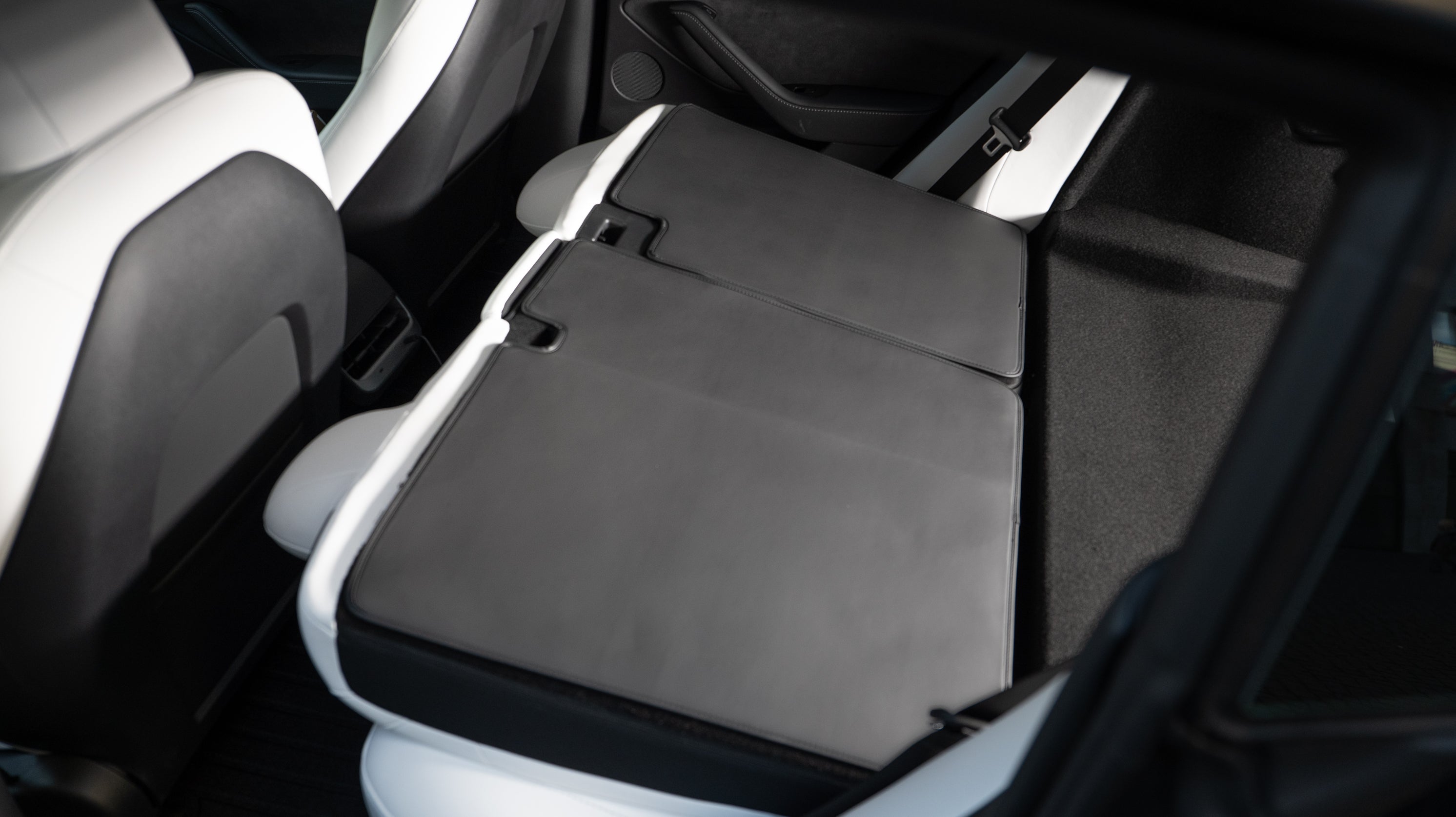 Schonbezüge für die Rückseite der Rücksitze des Tesla Model 3 - Shop4Tesla