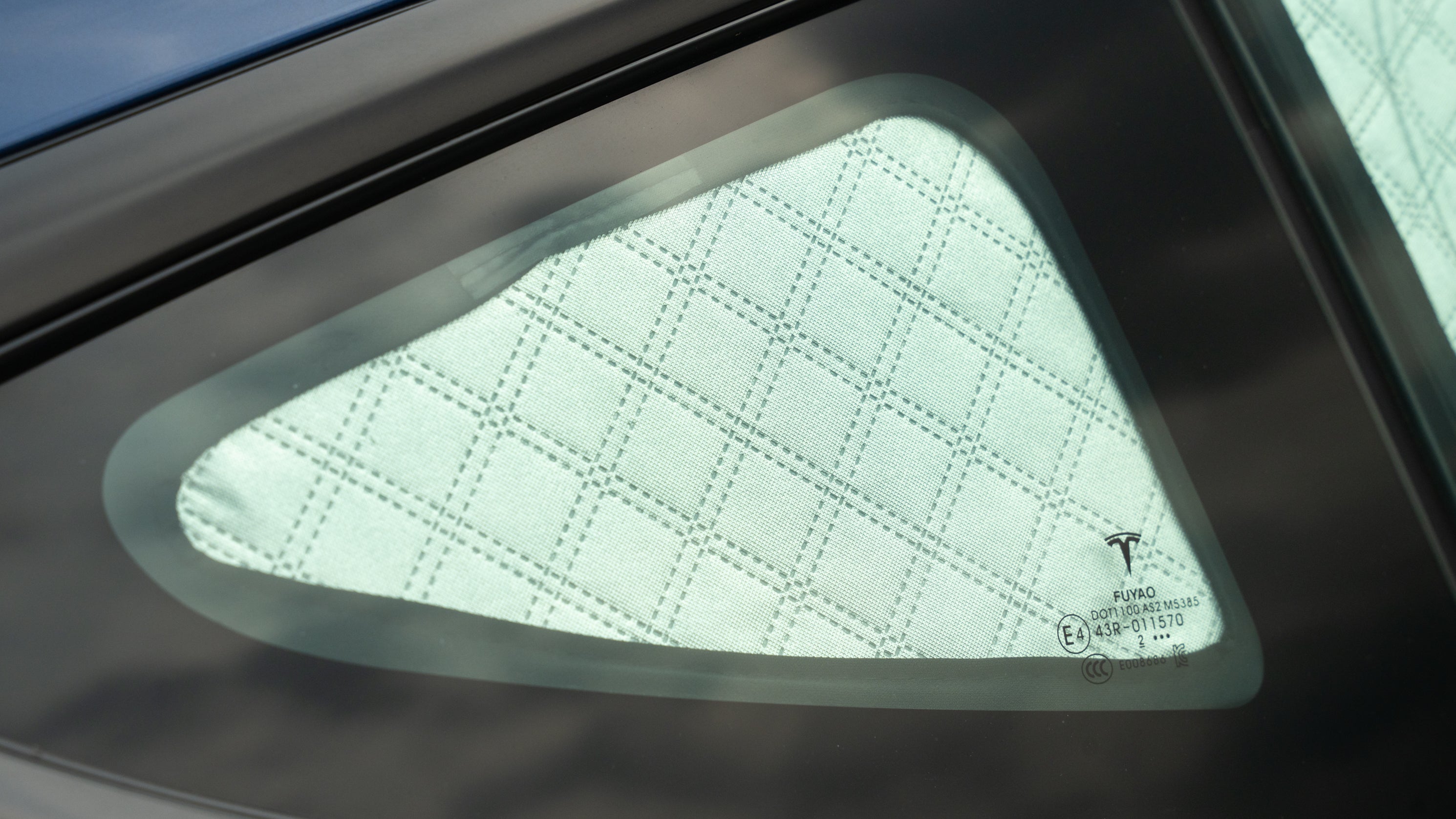 Seiten/Heckscheiben Sonnen- und Sichtschutz für das Tesla Model 3 - Shop4Tesla